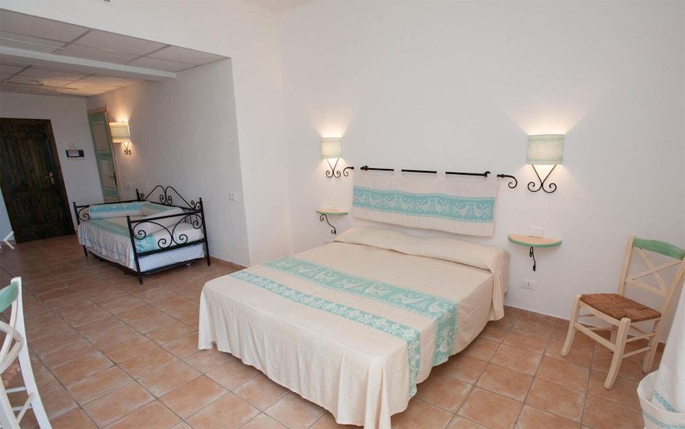 La Plage Noire Resort Marina di Sorso Екстер'єр фото